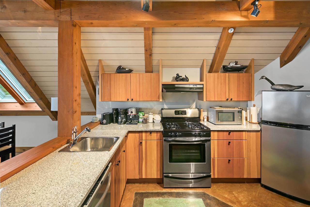 Black Rock Landing Ucluelet Bagian luar foto